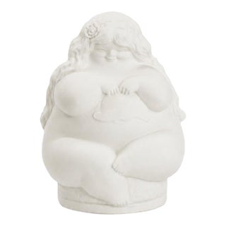 Vintage Ricardo Mesa Núñez "Las Gordas" Bisque Porcelain Figurine – Chilean Female Sculpture For Sale