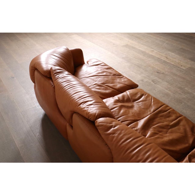 1960s Confidential Sofa in Cognac Leather by Alberto Rosselli for Saporiti, Italy, 1970s For Sale - Image 5 of 14