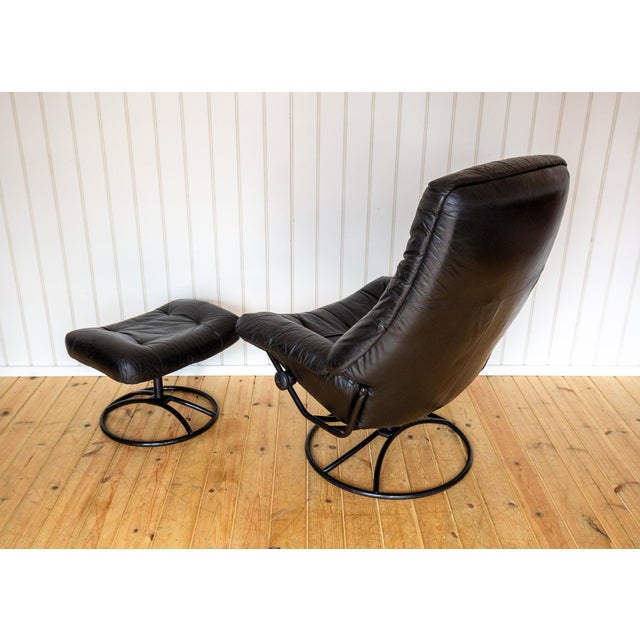 Mid-Century Norwegian Black Leather Stressless Lounge Chair and Ottoman Set from Ekornes, 1980s, Set of 2 For Sale - Image 17 of 18
