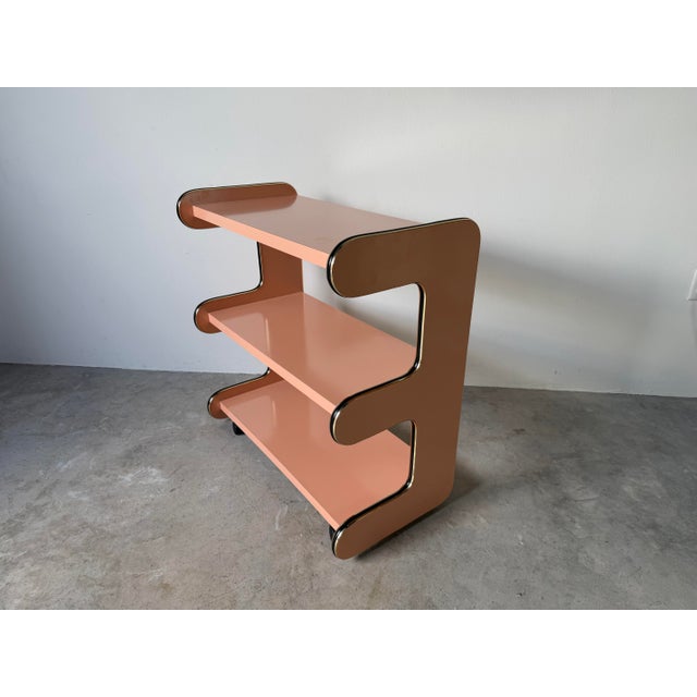 1980s Vintage Postmodern Space Age Laminate Bar Cart / Rolling Display Shelf For Sale In Miami - Image 6 of 13