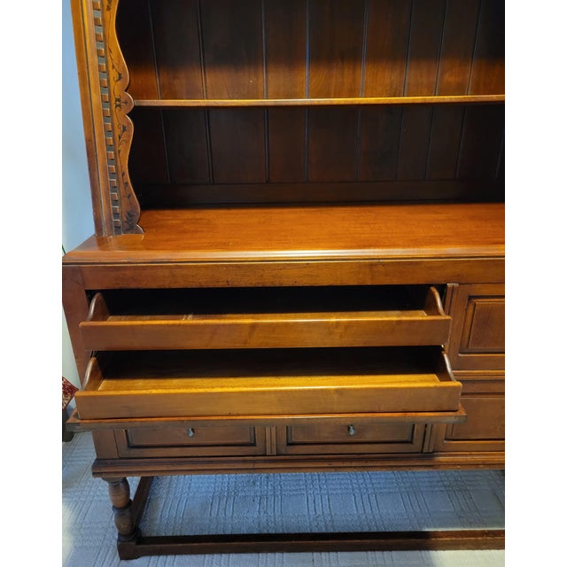 Mid-Century Modern 1920s Erskine-Danforth "Danersk" Hand-Painted Welsh Dresser Hutch, Model 1006 For Sale - Image 3 of 11