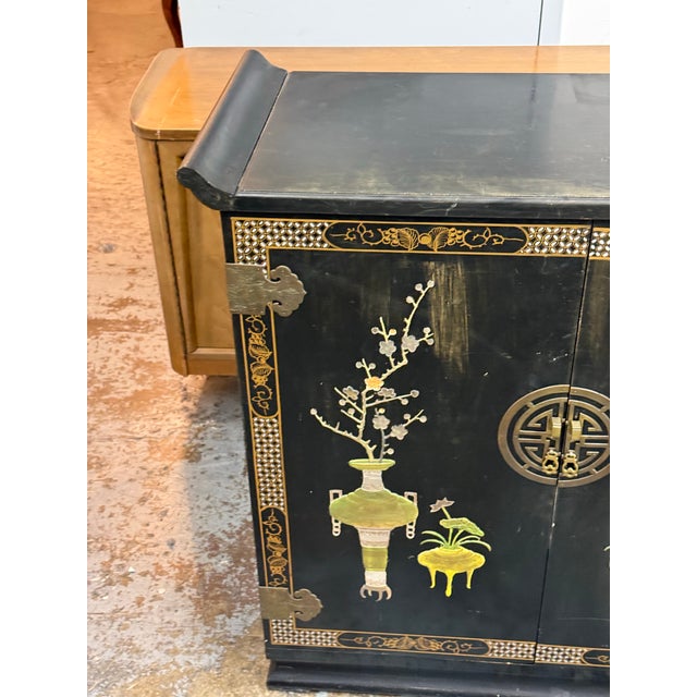 Lacquered Chinoiserie Dry Bar, Vintage For Sale In San Francisco - Image 6 of 12