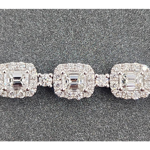 5.67 Ct Diamond Tennis Bracelet For Sale - Image 4 of 8