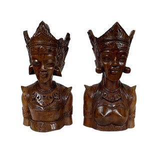 Indonesian Dancer Sculptures in Massive Wood, 20th-Century, Set of 2 For Sale