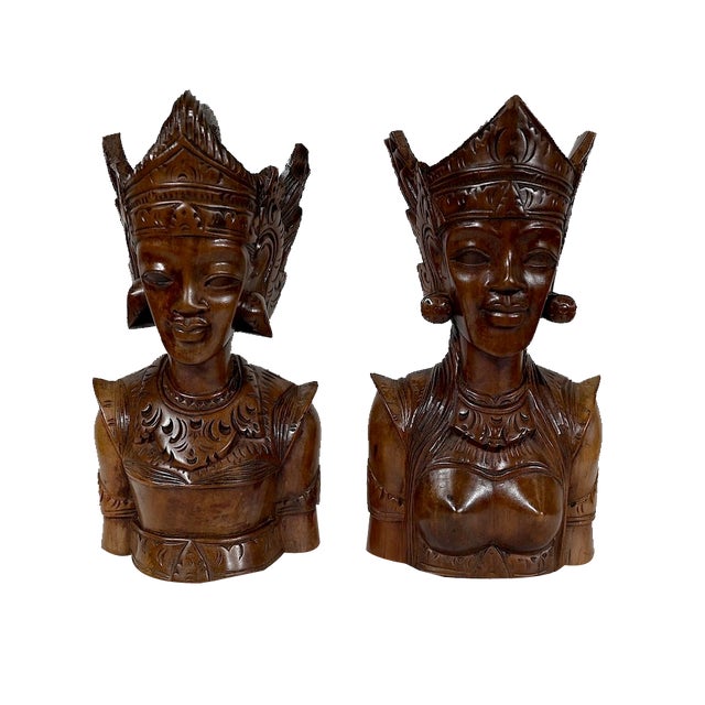 Indonesian Dancer Sculptures in Massive Wood, 20th-Century, Set of 2 For Sale