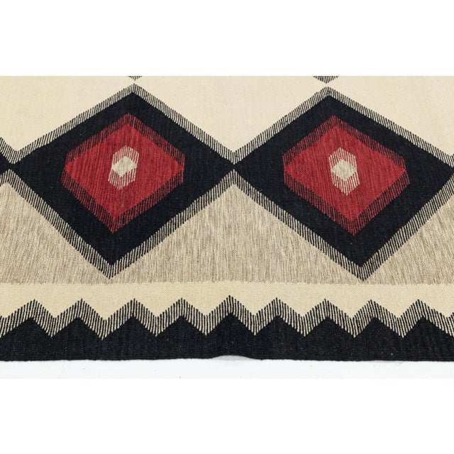 2020s Modern Navajo Style Flatweave Geometric Diamond Wool Rug in Cream 9x12 For Sale - Image 5 of 11
