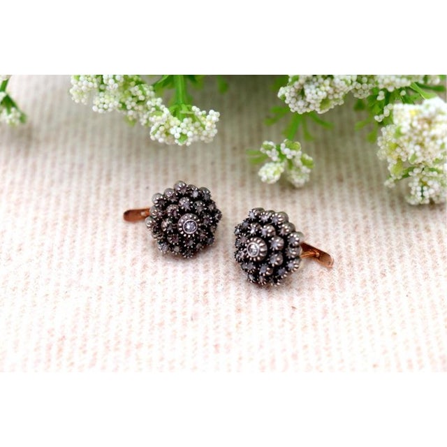 Earrings in 19.2k Gold and Paw with Diamonds, Set of 2 For Sale - Image 4 of 7