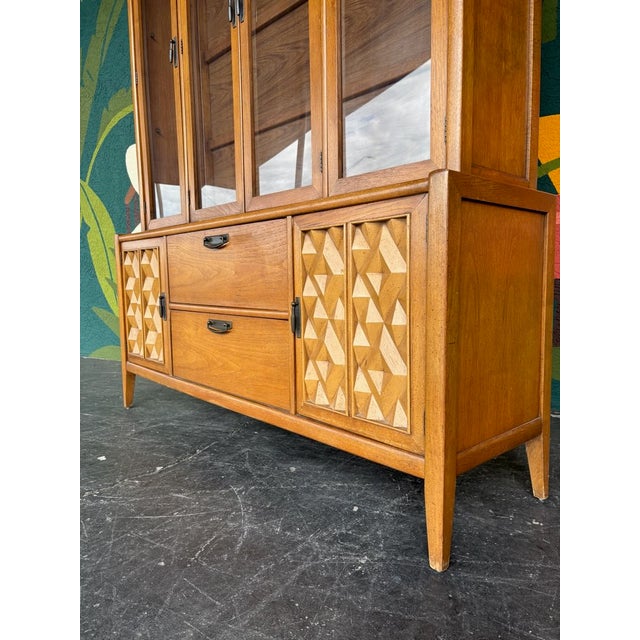 Mid 20th Century Mid Century Broyhill Diamond Head Hutch For Sale - Image 5 of 10