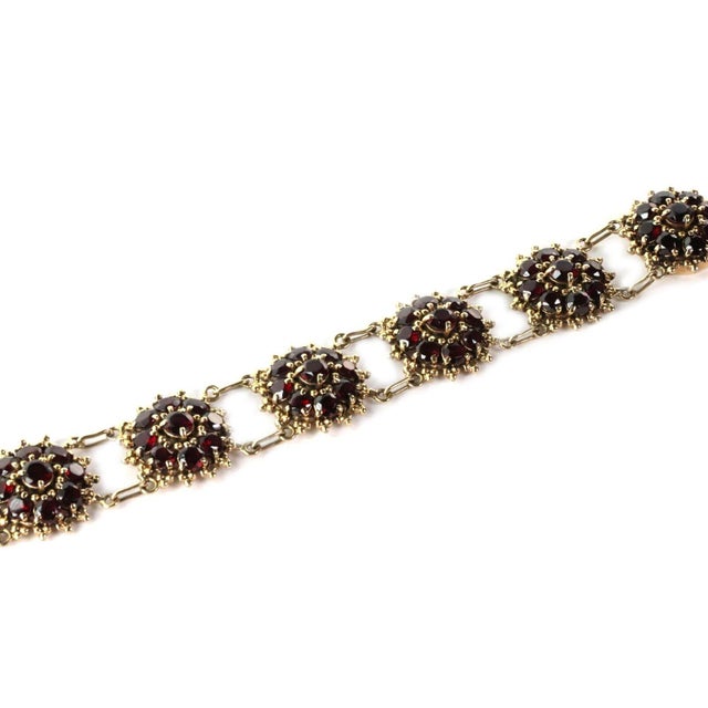 Contemporary Estate Garnet 14k YGold 7 Rosette Links 22mm Wide Fancy Bracelet For Sale - Image 3 of 6