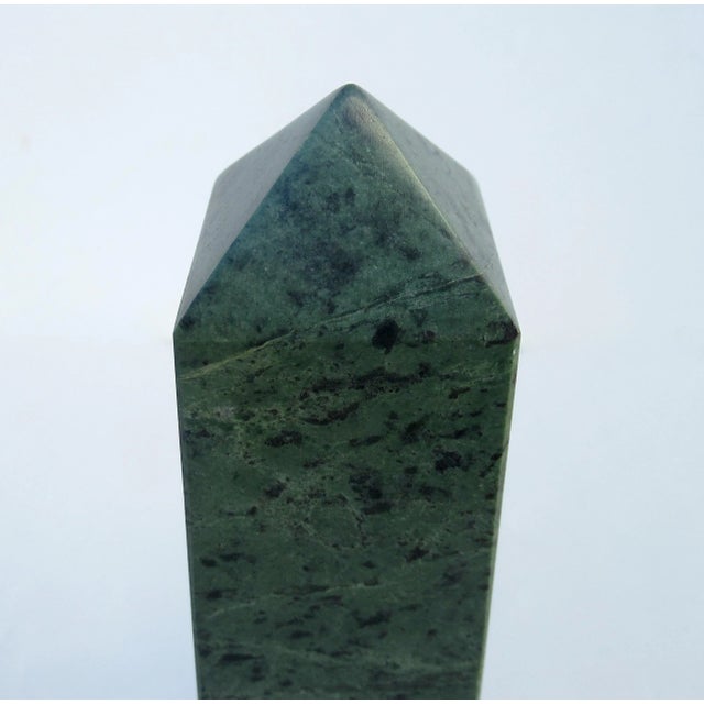 C.1970's Moss Green With Charcoal and Gray Veined Large Obelisk With Brass Tiered Detailed Surround For Sale - Image 11 of 13