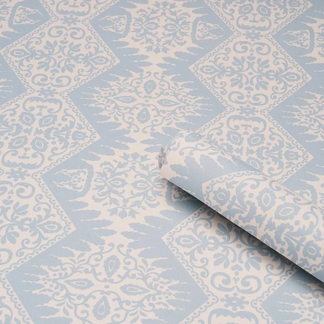 Not Yet Made - Made To Order Schumacher Berkeley Wallpaper In Hydrangea For Sale - Image 5 of 6