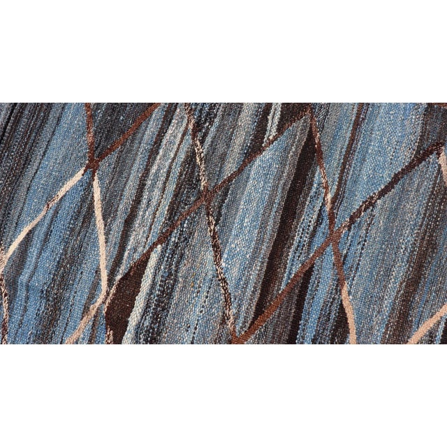 Modern Hand-Woven Flatweave Kilim in Wool With Sub-Geometric Diamond Design For Sale - Image 11 of 12