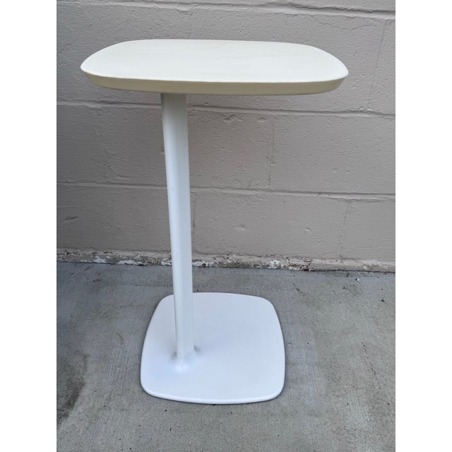 Allermuir "Host" Hlt1 Side Table by Simon Pengelly, White Aluminum For Sale - Image 10 of 11