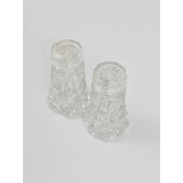 Glass French Art Nouveau Salt and Pepper Shakers in Facetted Crystal Glass, 1920s, Set of 2 For Sale - Image 7 of 11