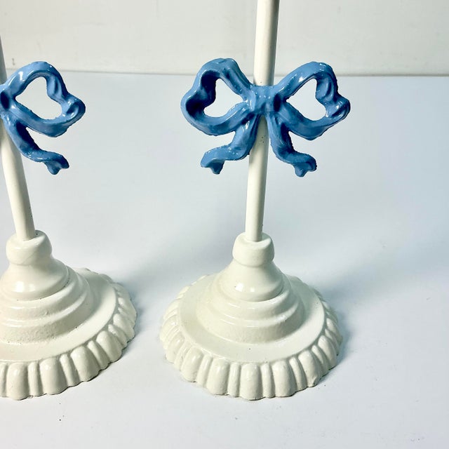 1970s Vintage French Chippendale Boho Chic Ribbon Bows Candlestick Holders - A Pair. For Sale - Image 6 of 11