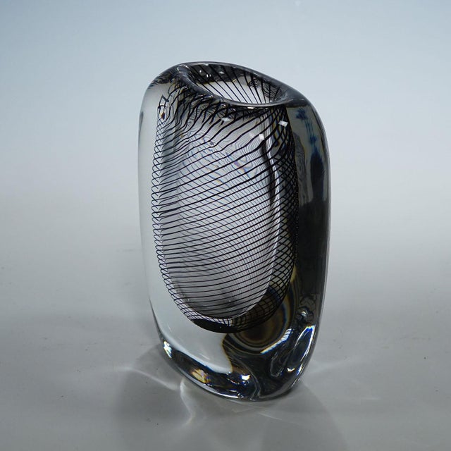 Mid-Century Modern Vintage Art Glass Vase by Vicke Lindstrand for Kosta 1950s For Sale - Image 3 of 9