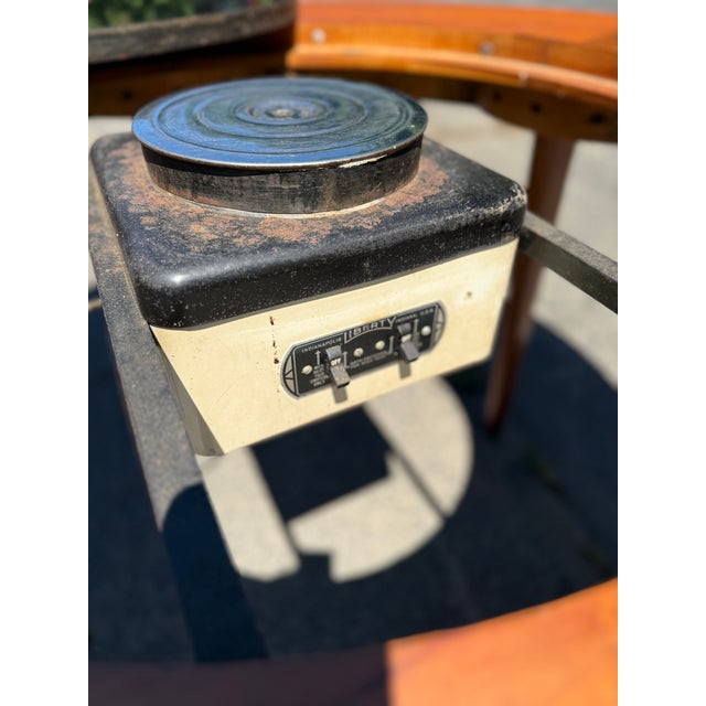 1950s Rare Edward Wormley for Dunbar Lazy Susan Walnut Dining Table MCM For Sale - Image 5 of 13