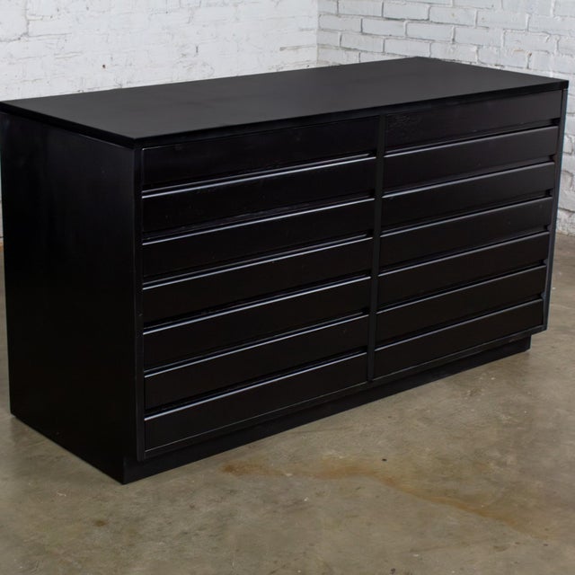 Mid 20th Century Mid-20th Century MCM Dresser by Sligh Furniture Cross Country Line With Black Painted Frame For Sale - Image 5 of 18