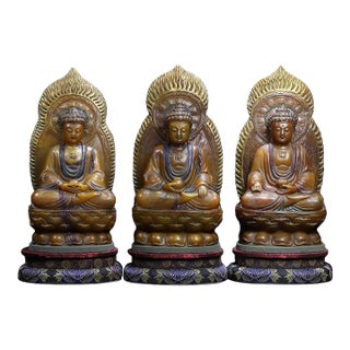 1930s Set of Three Carved Shoushan Stone Buddhas (Triple Gem / Triratna) — Seated With Halo & Lotus Base For Sale