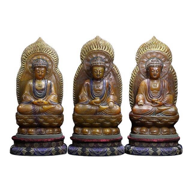 1930s Set of Three Carved Shoushan Stone Buddhas (Triple Gem / Triratna) — Seated With Halo & Lotus Base For Sale