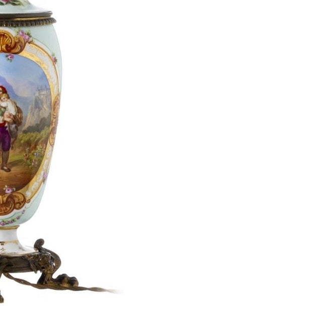 French Table Lamp in Porcelain For Sale - Image 5 of 6