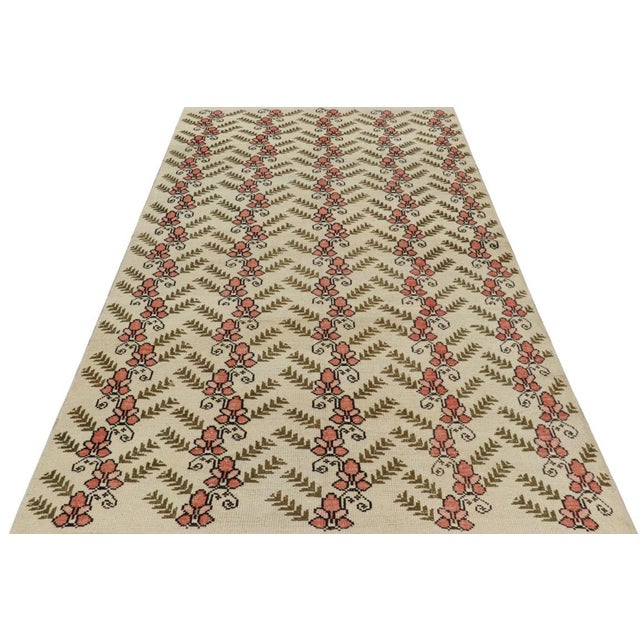 1950s Vintage Turkish Sparta Rug in Beige With Green and Pink Floral | Rug & Kilim For Sale - Image 5 of 7