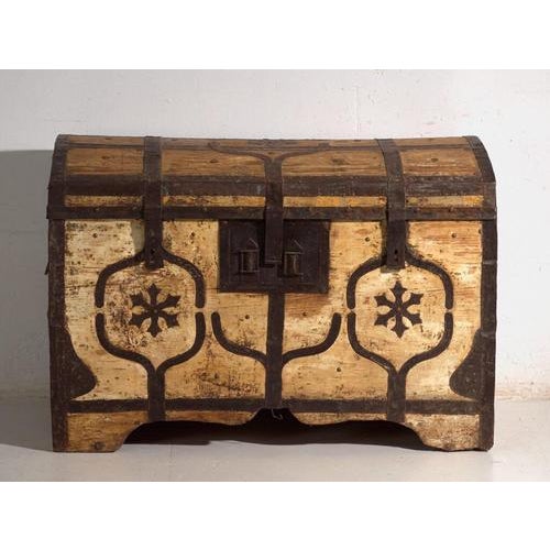 Black Antique Iron-Bound Chest in Pine, Central Europe, 1780 For Sale - Image 8 of 15