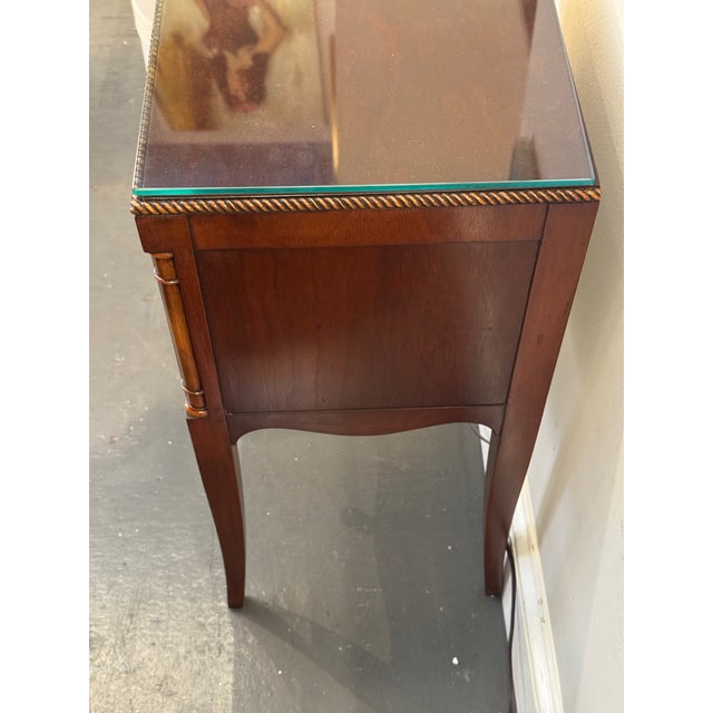 Berkey & Gay 1940s Vintage Berkey and Gay Crotch Mahogany Side Table For Sale - Image 4 of 10