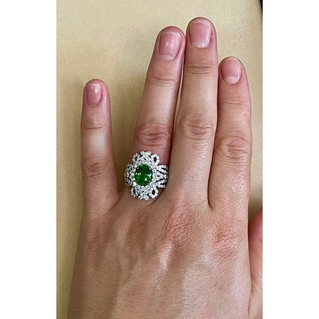 4 Carat Oval Tsavorite & 2.9 Carat Diamond in 18 Karat White Gold Ring Estate For Sale - Image 9 of 18