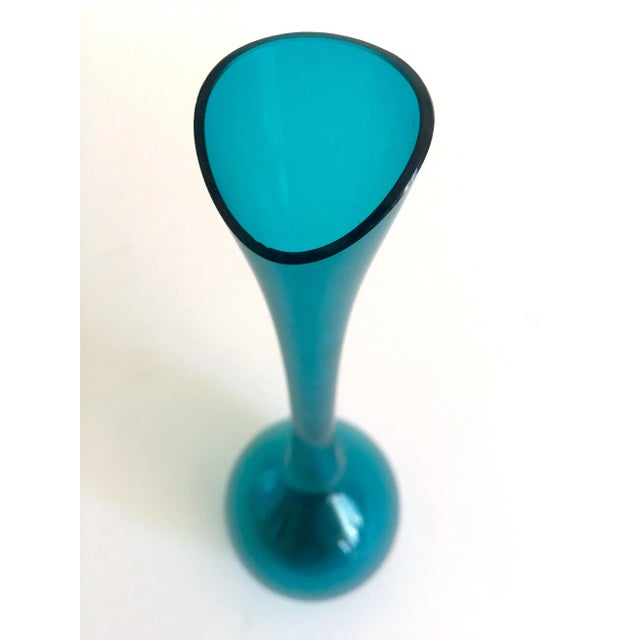 Vintage Mid Century Modernist Hand Blown Aqua Teal Blue Art Glass Bottle Vase For Sale - Image 9 of 13
