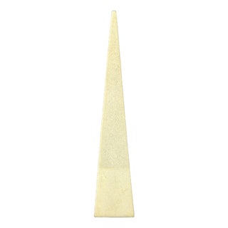 Late 20th Century Minimalist White Marble Obelisk Sculpture – 18.5" For Sale