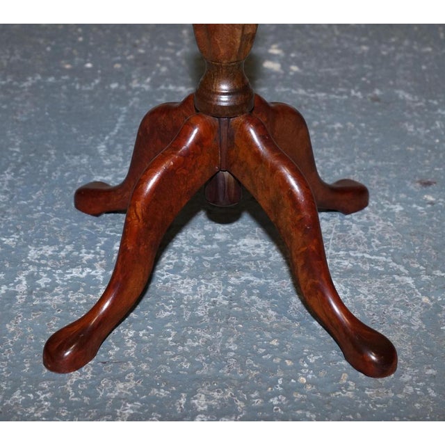 Vintage Burgundy Leather Gold Embossed Side End Wine Lamp Occasional Table For Sale - Image 6 of 13
