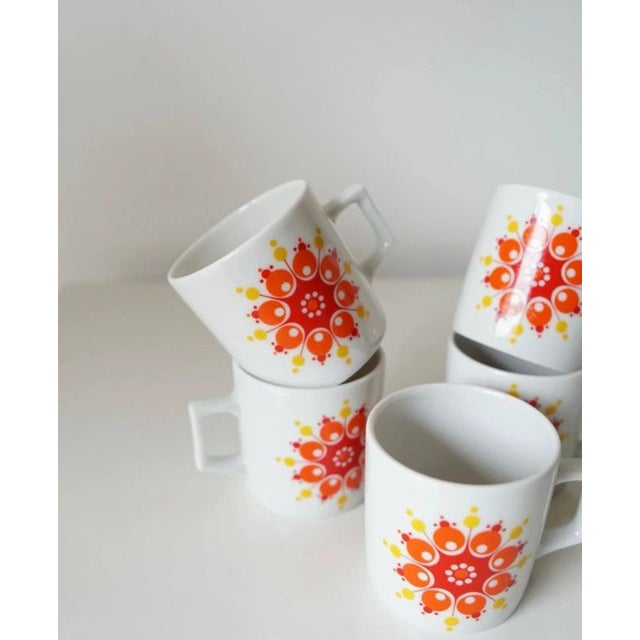 1970s Porcelain Coffee Cups from Winterling Schwarzenbach, Bavaria, Germany, 1970s, Set of 5 For Sale - Image 5 of 6