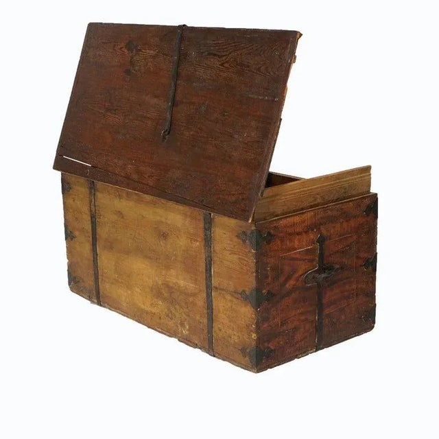 Antique Folk Art Grain Painted Blanket Chest with Strap Hinges, Dated 1846 For Sale - Image 6 of 13