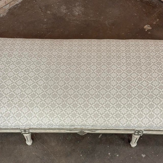 19th Century Swedish Gustavian Painted Canape ~ Daybed ~ Settee For Sale - Image 16 of 18