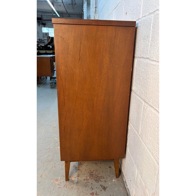 Mid 20th Century Mid 20th Century Modern Walnut Four-Drawer Chest by Bassett Furniture For Sale - Image 5 of 18