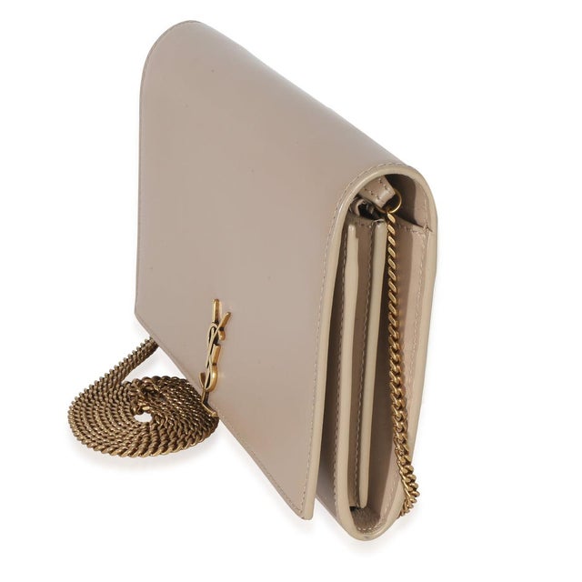 Item #: 153689 Features Interior: Two gussets. Two slip pockets. One zip pocket. Ten card slots Dimensions: 7.25 x 5 x .75...