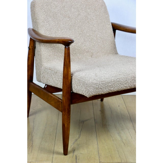 Vintage GFM 300-202 Lounge Chair in Beige Bouclé by J. Kedziorek, 1970s For Sale - Image 10 of 11