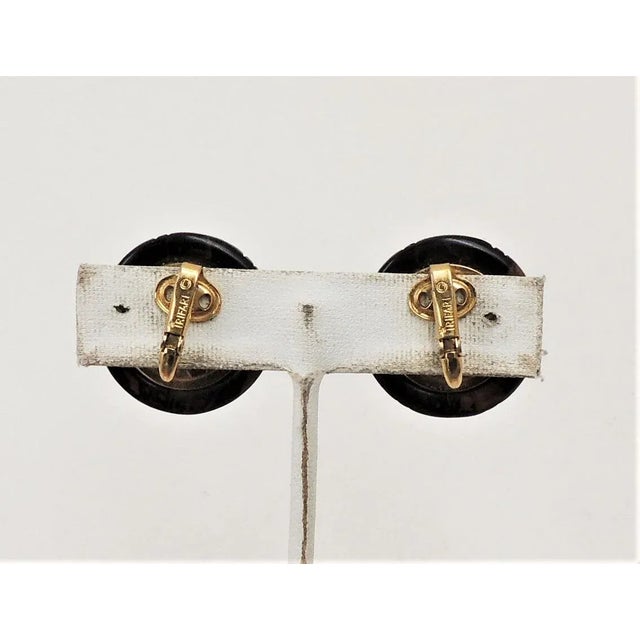 Trifari Vintage 1970s Crown Trifari Brown Round Domed Maze Clip Earrings - 2 Pieces For Sale - Image 4 of 9