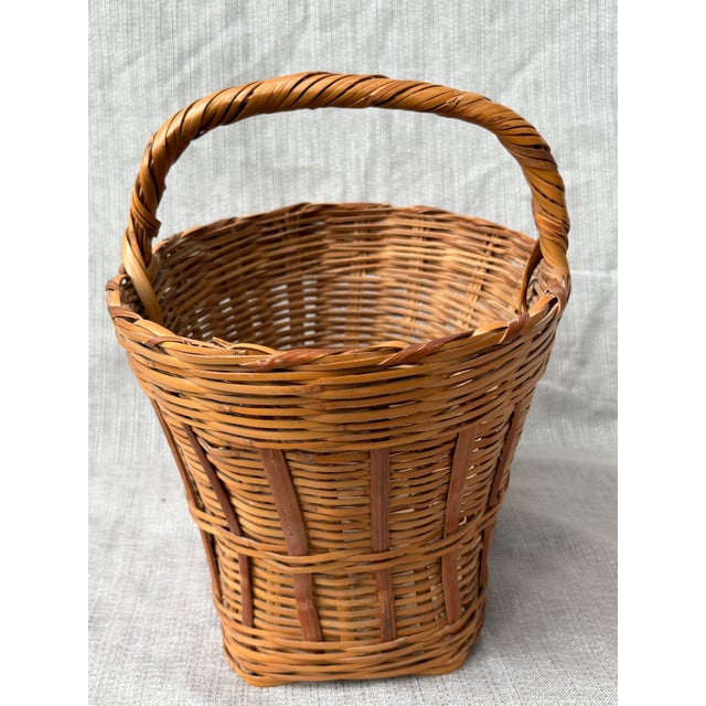 Vintage Natural Wicker and Rattan Basket For Sale - Image 4 of 12