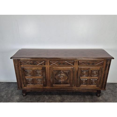 Low Sideboard with Three Doors in Carved Oak on Ball Feet, in Very Good conditions.
