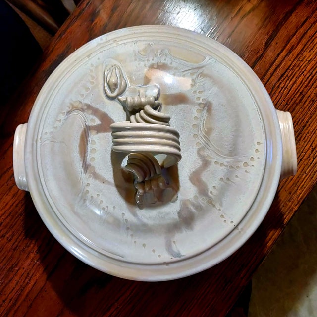 1990s Studio Beauceware "Oven-To-Table" Covered Casseroles Signed Garnier - a Pair For Sale - Image 5 of 12