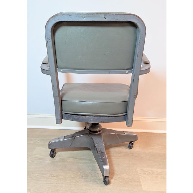 Vintage 1967 Industrial Tanker Desk Chair – Techfab Military Spec For Sale - Image 4 of 16