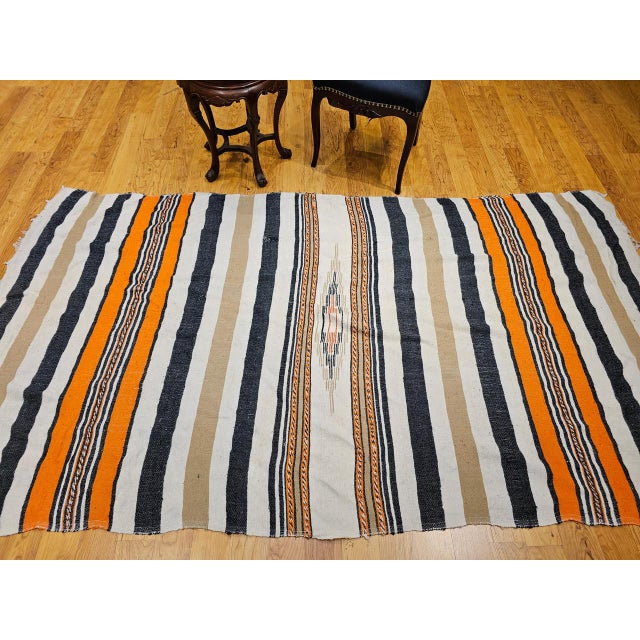 Vintage American Southwestern Serape Kilim, Handwoven Stripe Pattern, Ivory & Tan, 5x8 For Sale - Image 9 of 18