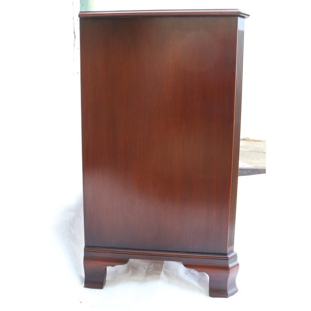 Wood Mid 20th Century Kindel Furniture Mahogany Serpentine Chest of Drawers/Commode For Sale - Image 7 of 15