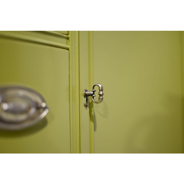 Wood Mid Century Federal Style Serpentine Front Credenza by Bassett Furniture in Green - Newly Painted For Sale - Image 7 of 15