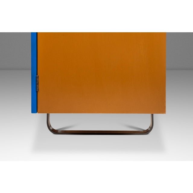 Brown Restored Mid-Century Modern Sled-Based Credenza a Fusion of Inspiration After George Nelson and Finn Juhl, Usa, C. 1960s For Sale - Image 8 of 18