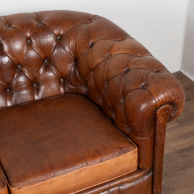20th Century Spanish Brown Vintage Leather Chesterfield Sofa For Sale - Image 13 of 18