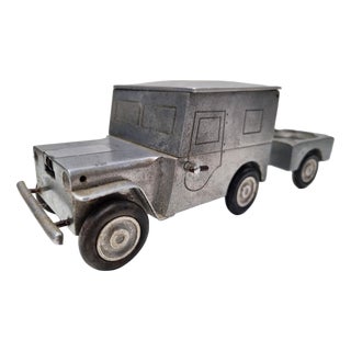 Vintage German WWII Allied Occupation Army Willys Jeep Cigarette Case with Lighter and Ashtray from Walter Baier Company For Sale