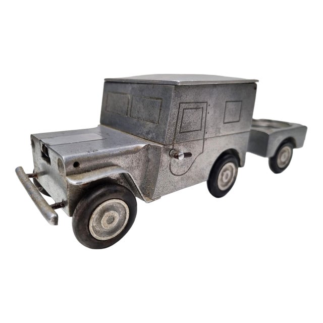 Vintage German WWII Allied Occupation Army Willys Jeep Cigarette Case with Lighter and Ashtray from Walter Baier Company For Sale